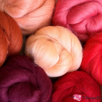 p1282_ausztral_merino_szalaggyapju_csomag_piros_70g
